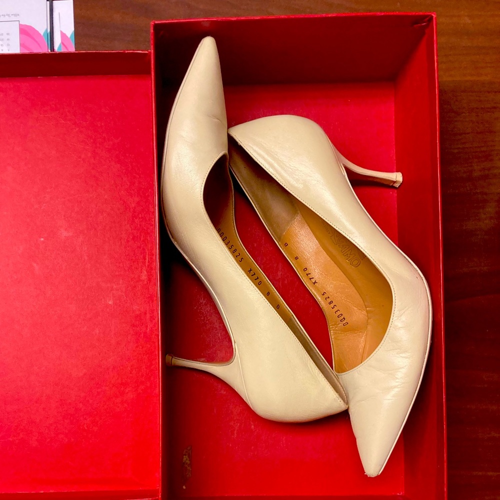 Salvatore Ferragamo Pointed Toe Classic Low Pumps